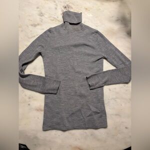 Uniqlo Gray Ribbed Knit Top